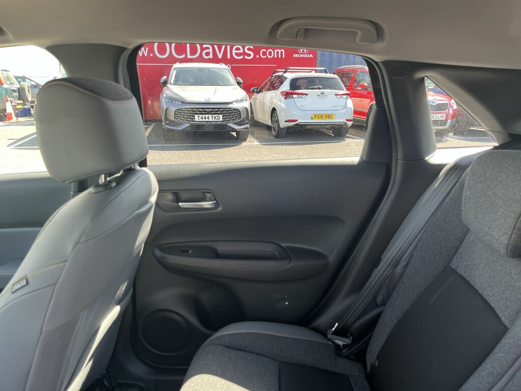 Honda Jazz 1.5 I-mmd Hybrid Advance Ecvt Red #16