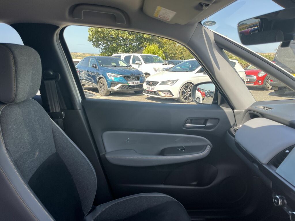 Honda Jazz 1.5 I-mmd Hybrid Advance Ecvt Red #19