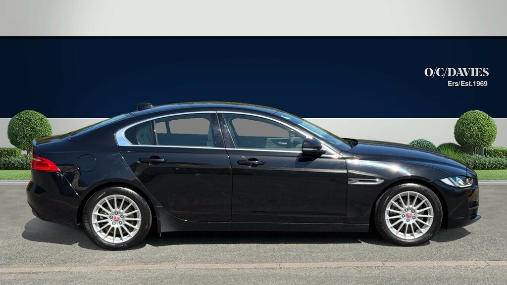 Jaguar XE 2.0D Portfolio Saloon Euro 6 Ss Black #2