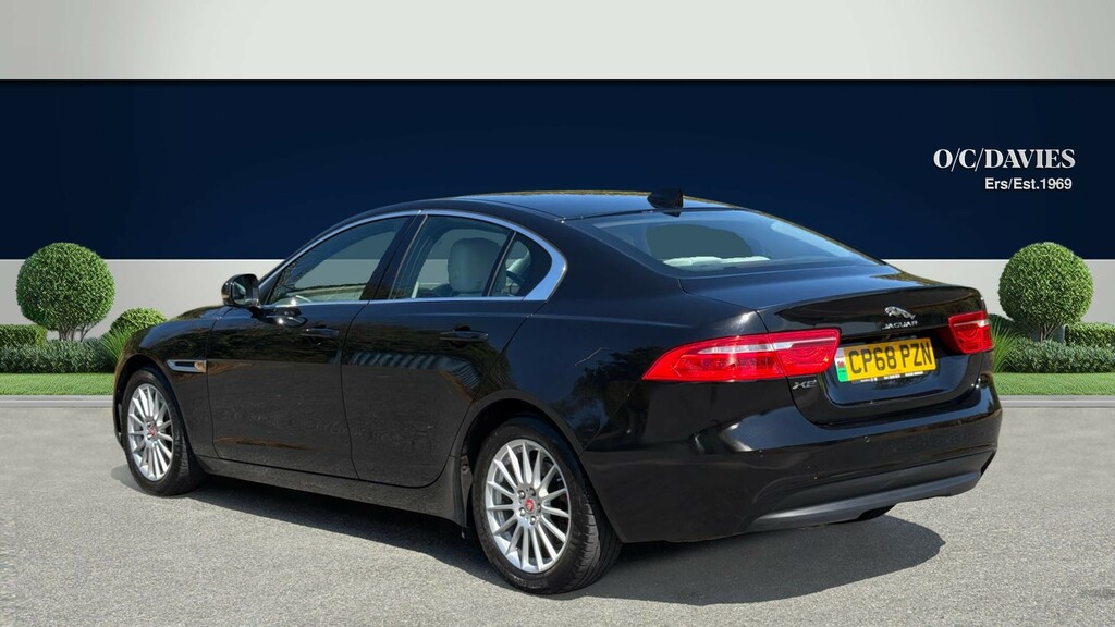 Jaguar XE 2.0D Portfolio Saloon Euro 6 Ss Black #3