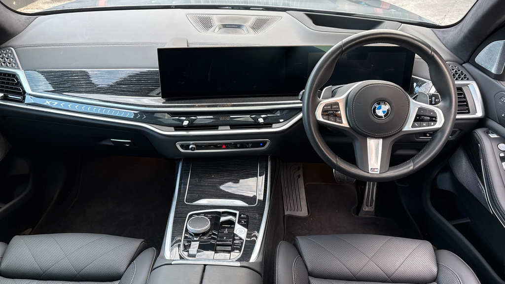 BMW X7 Xdrive40i M Sport Grey #4