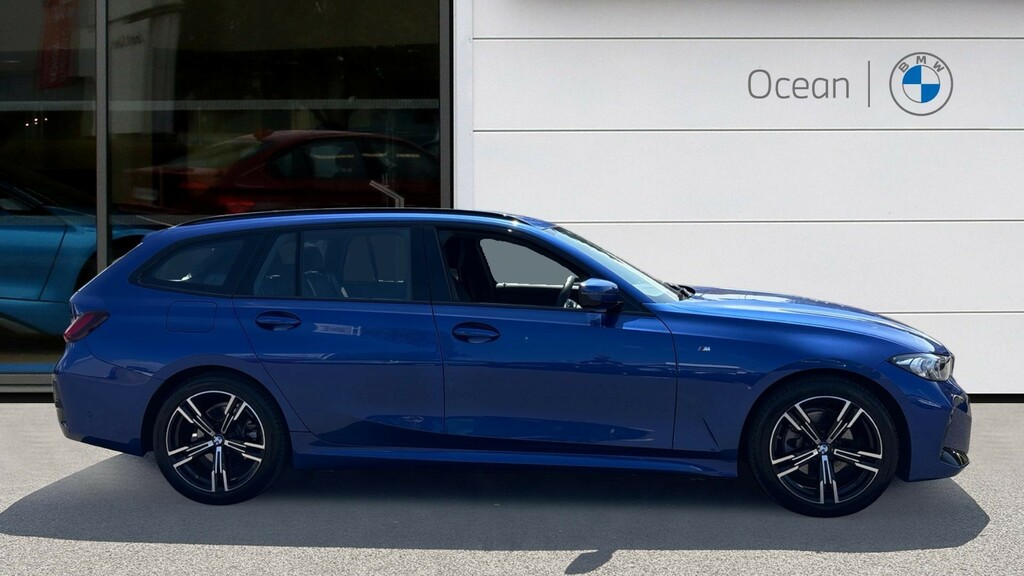 BMW 3 Series Estate Blue #3