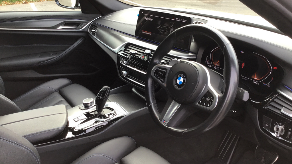 BMW 5 Series Saloon White #6