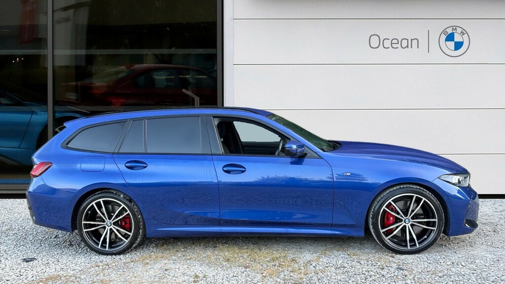 BMW 3 Series Estate Blue #3