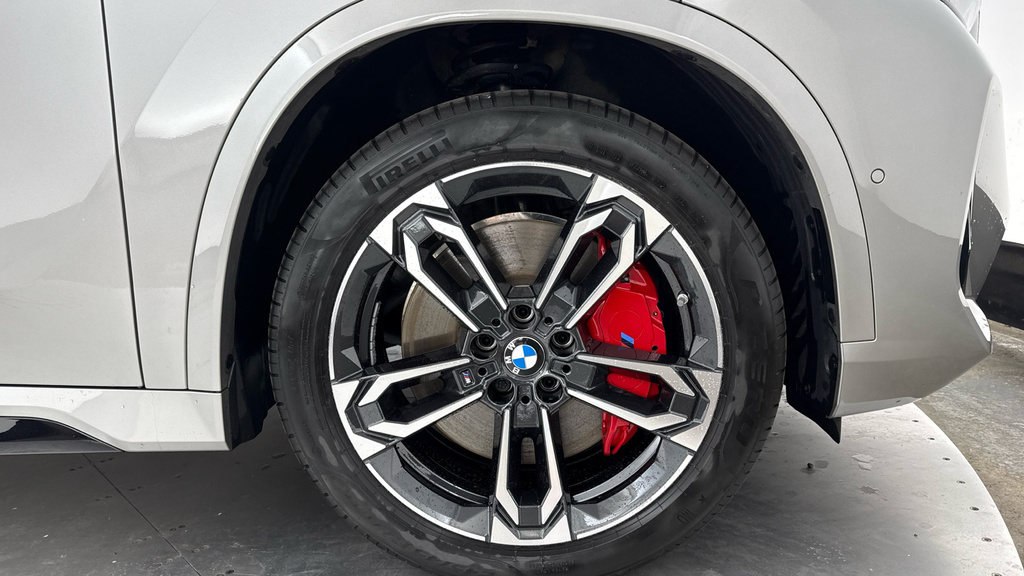 BMW iX1 30 66.5Kwh Xline Suv Xdrive 11K White #14