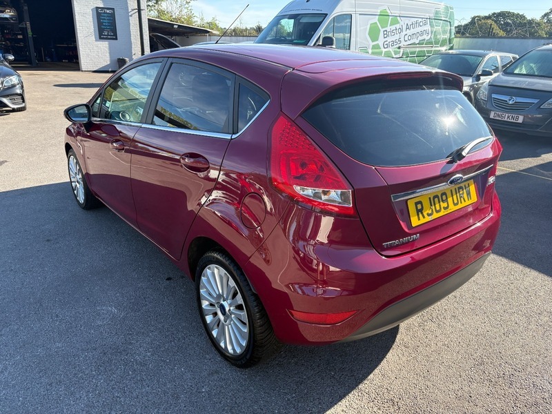 Ford Fiesta Titanium Red #5