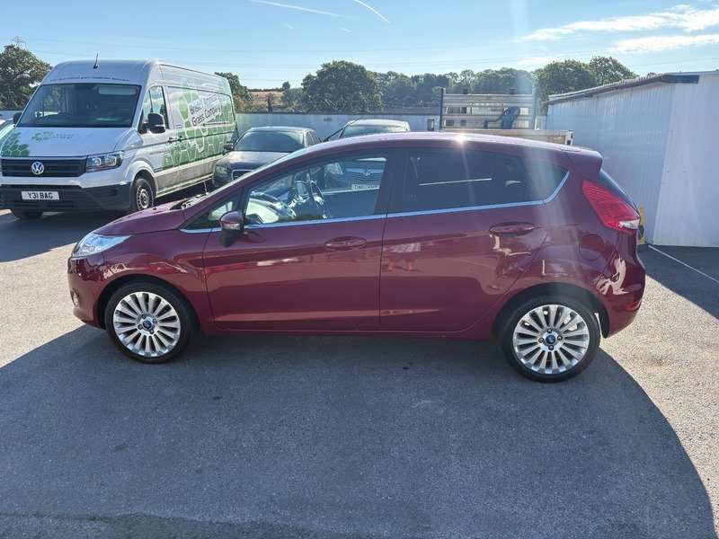 Ford Fiesta Titanium Red #4
