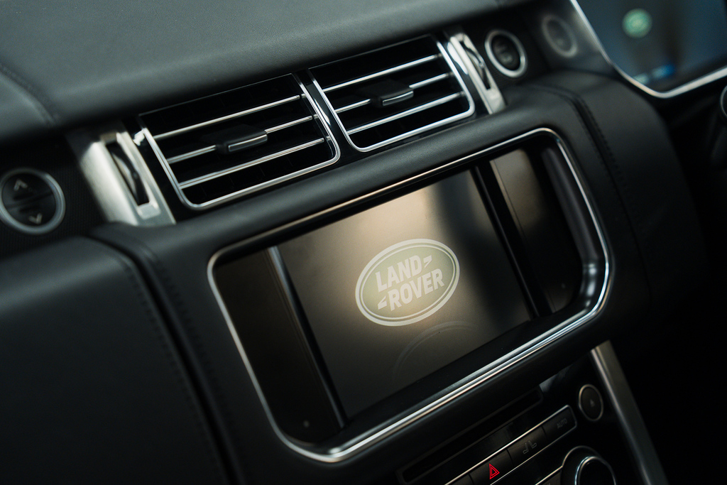 Land Rover Range Rover Sdv8 5-Door Silver #43