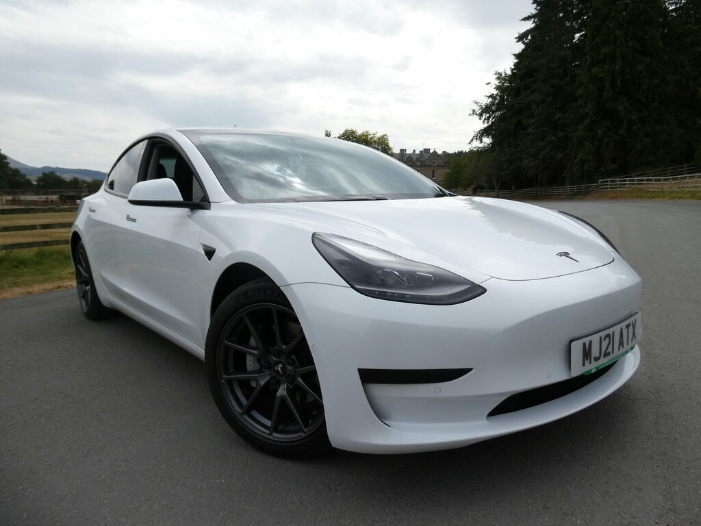 Tesla Model 3 Standard Range Plus Saloon Rwd White
