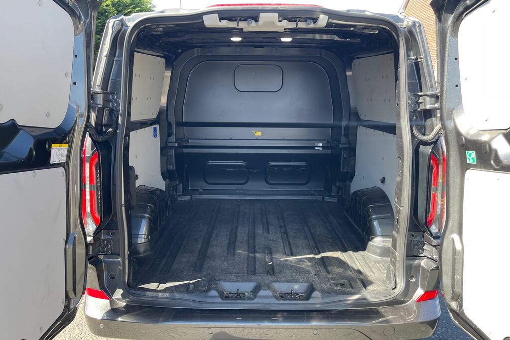 Ford Transit Custom 320 Limited L1 Swb Rwd 100Kw 65Kwh Low Roof #10