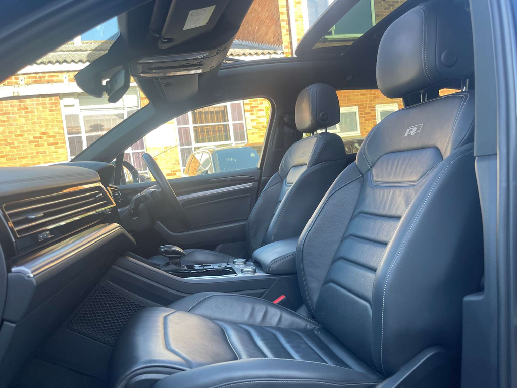 Volkswagen Touareg R-line Tech Black #61