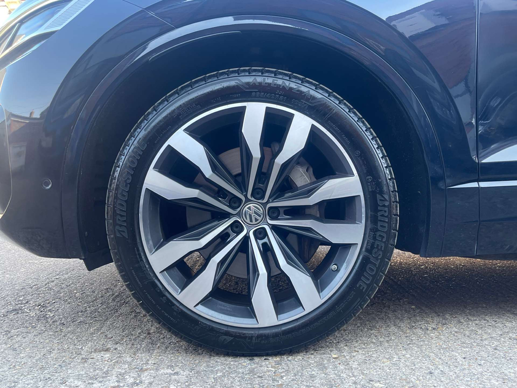 Volkswagen Touareg R-line Tech Black #45