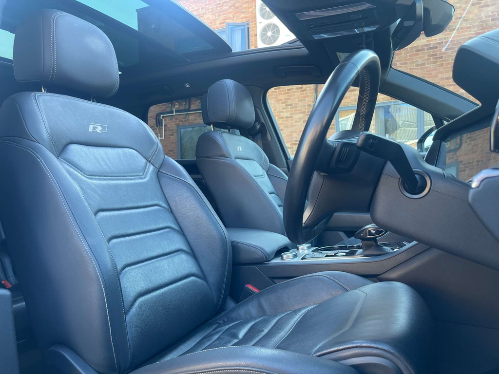 Volkswagen Touareg R-line Tech Black #31