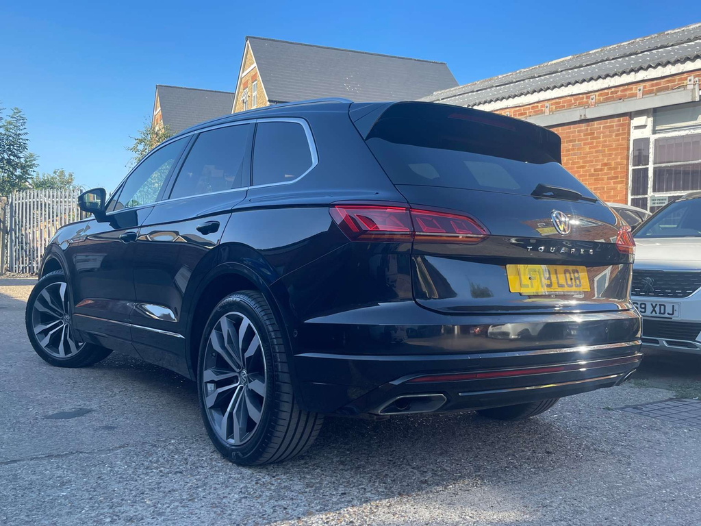 Volkswagen Touareg R-line Tech Black #8
