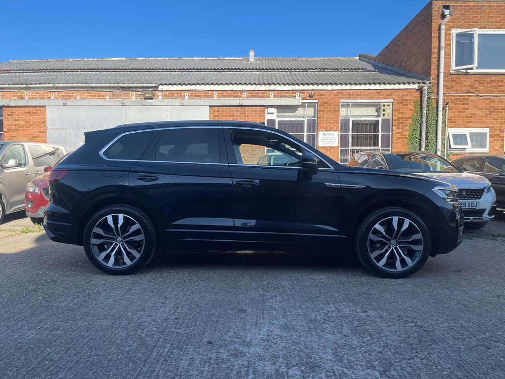 Volkswagen Touareg R-line Tech Black #23
