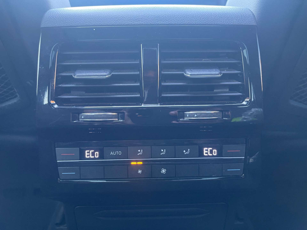 Volkswagen Touareg R-line Tech Black #66