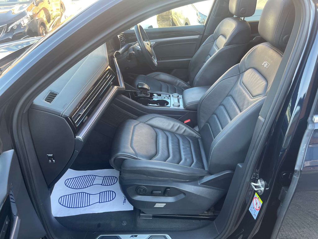 Volkswagen Touareg R-line Tech Black #62