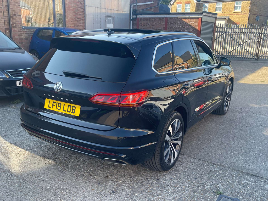 Volkswagen Touareg R-line Tech Black #25