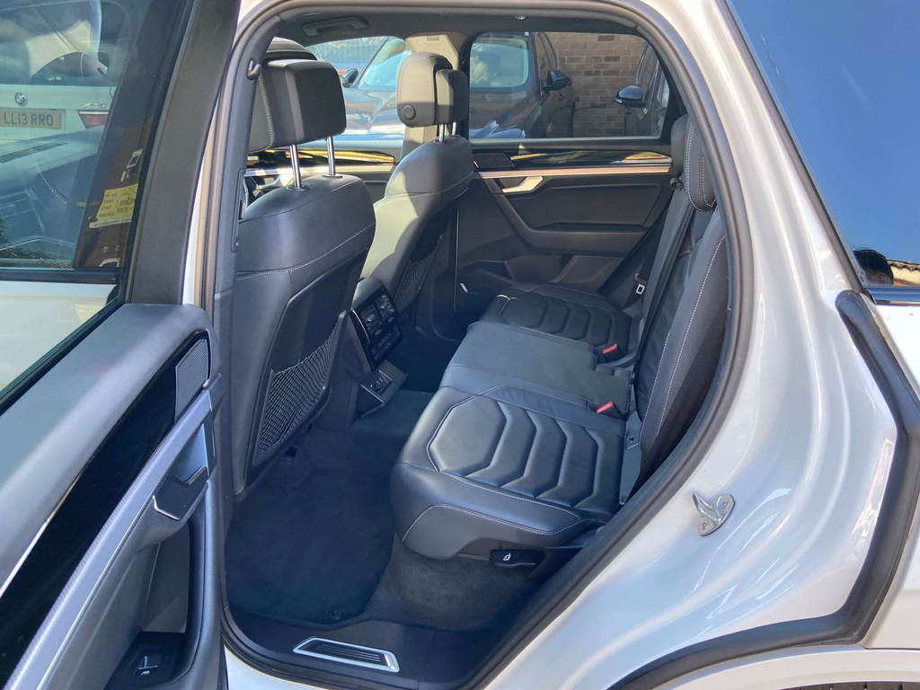 Volkswagen Touareg Grey #15