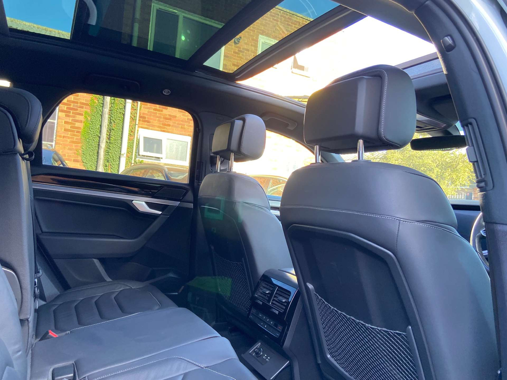 Volkswagen Touareg Grey #50