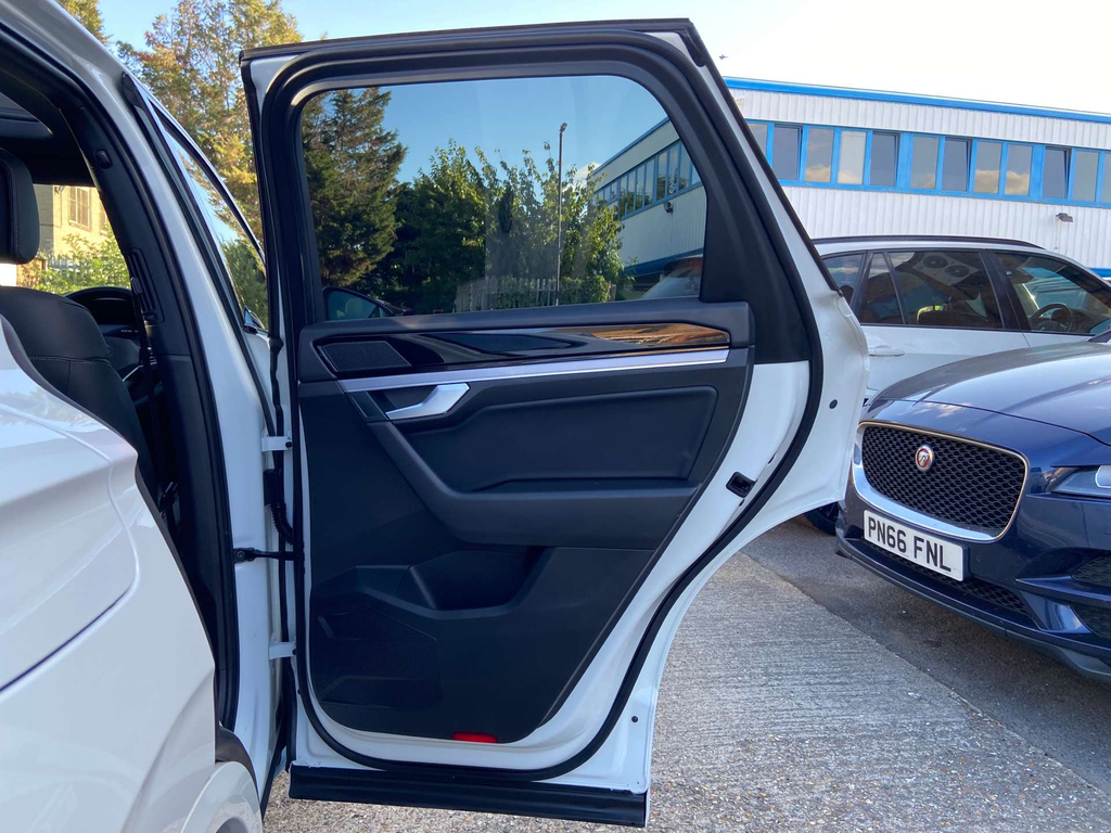 Volkswagen Touareg Grey #45