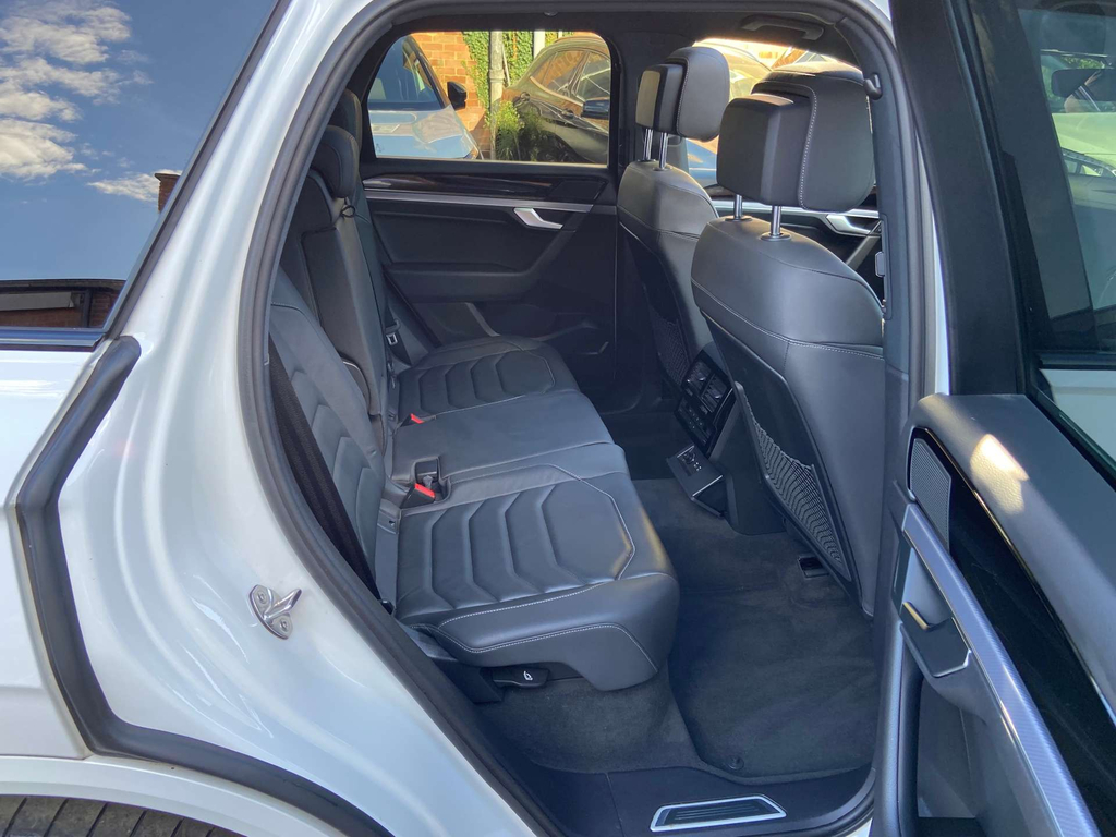 Volkswagen Touareg Grey #16