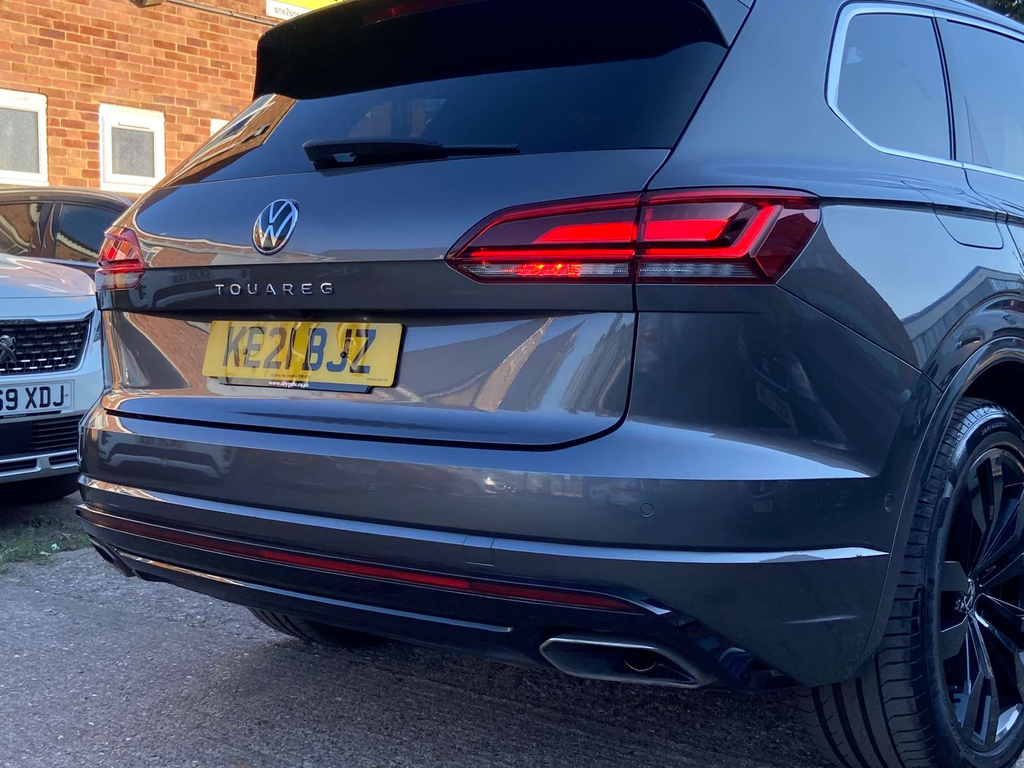 Volkswagen Touareg Estate Black #31