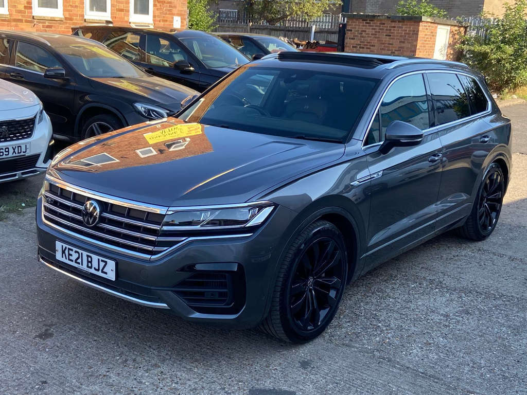 Volkswagen Touareg Estate Black #24