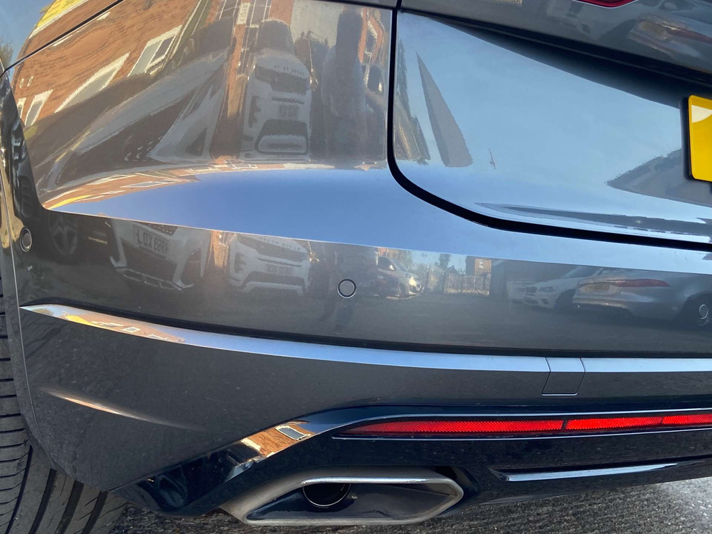 Volkswagen Touareg Estate Black #36
