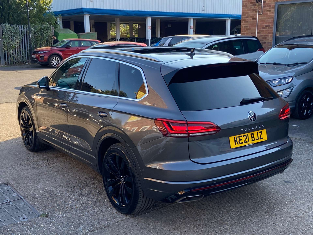 Volkswagen Touareg Estate Black #69