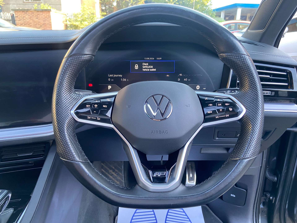 Volkswagen Touareg Estate Black #63