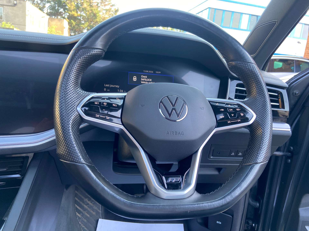 Volkswagen Touareg Estate Black #61