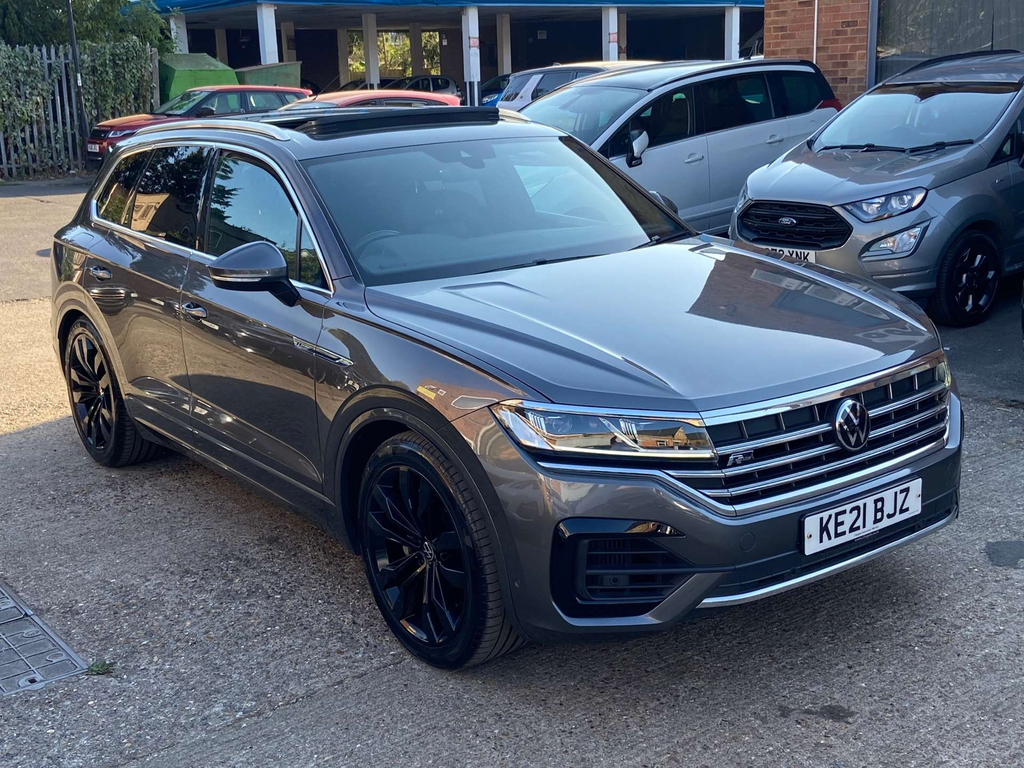 Volkswagen Touareg Estate Black #23