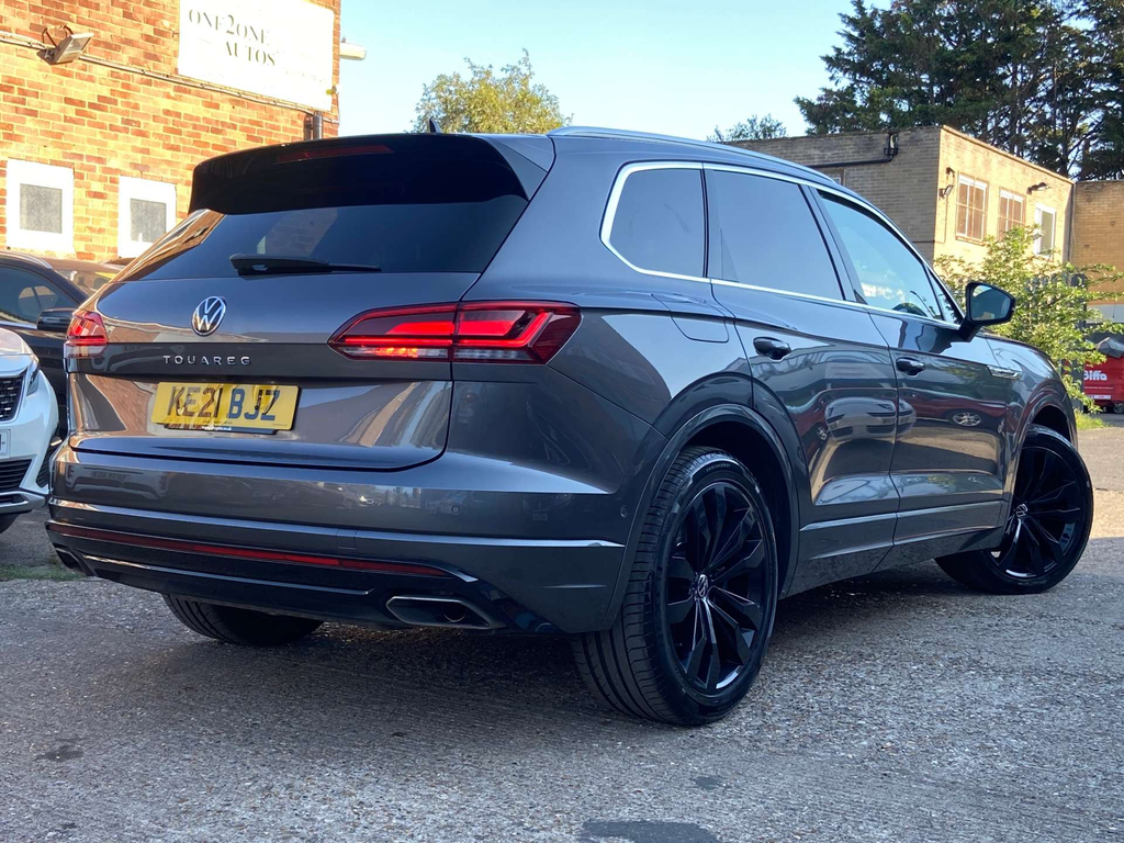 Volkswagen Touareg Estate Black #21