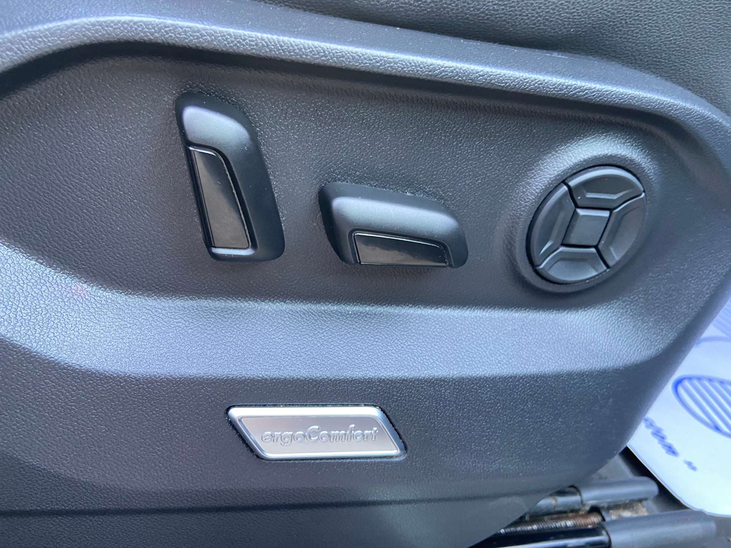 Volkswagen Touareg Estate Black #54