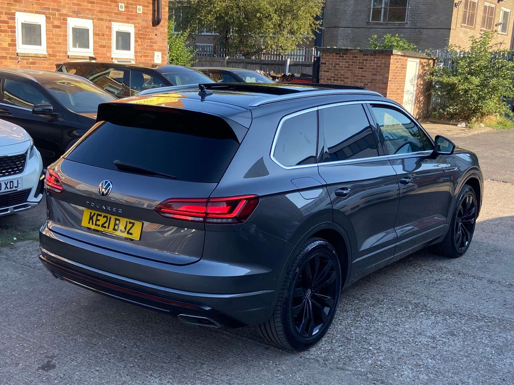 Volkswagen Touareg Estate Black #68