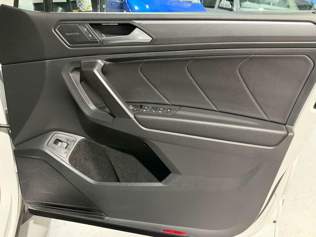 Volkswagen Tiguan Allspace 1.5 Tsi Life Suv Dsg Euro 6 Ss 150 Black #45
