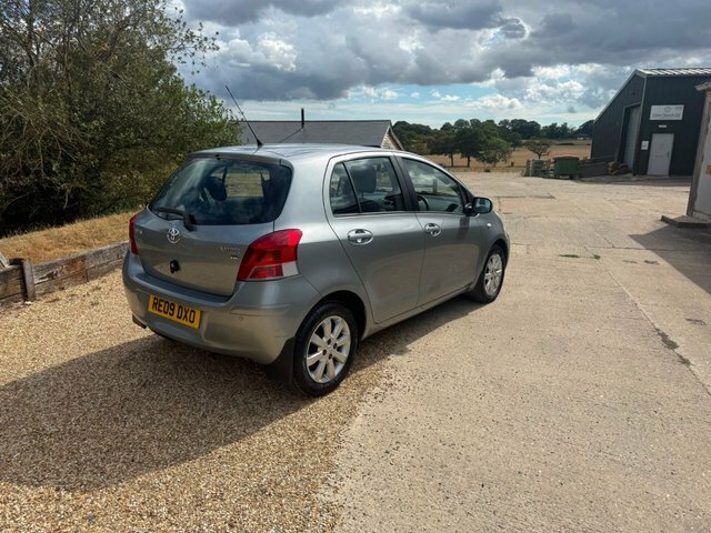 Toyota Yaris 1.33 Dual Vvt-i Sr Euro 4 Ss Grey #4