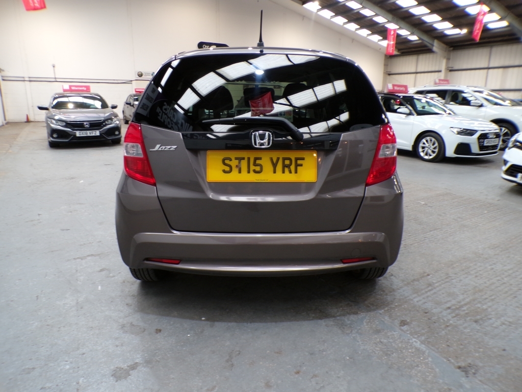Honda Jazz 1.3 I-vtec Es Plus Brown #5