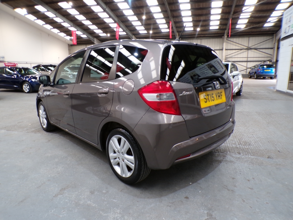 Honda Jazz 1.3 I-vtec Es Plus Brown #4