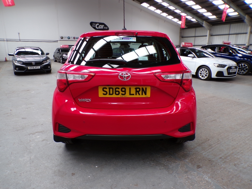 Toyota Yaris 1.5 Vvt-i Icon Tech SD69LRN Red #5