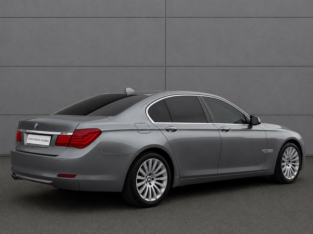 BMW 7 Series 3.0 730D Se Saloon Grey #3