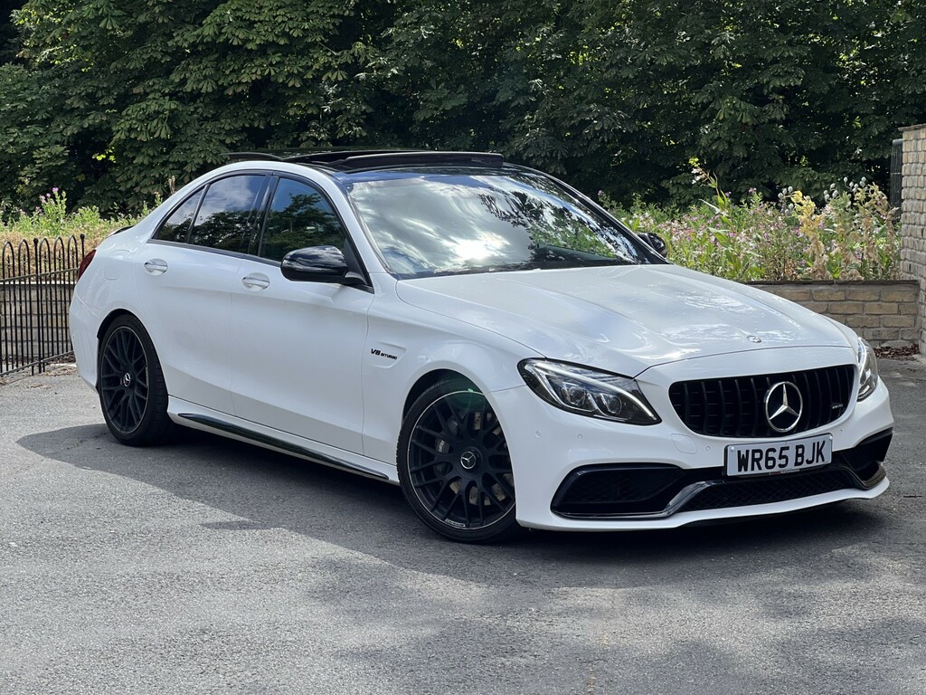 Mercedes-Benz C Class 4.0 C63 V8 Biturbo Amg White #2