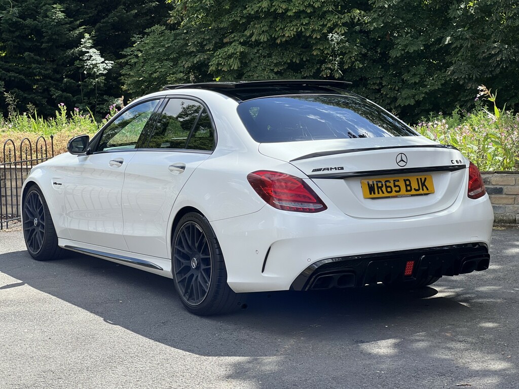 Mercedes-Benz C Class 4.0 C63 V8 Biturbo Amg White #4