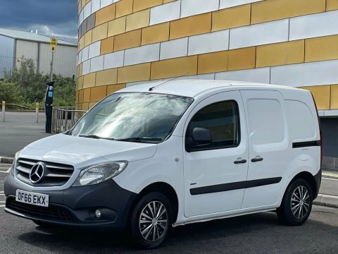 Mercedes-Benz CITAN Mpv White #9