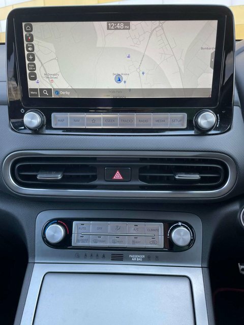 Hyundai Kona 39Kwh Premium Suv White #4