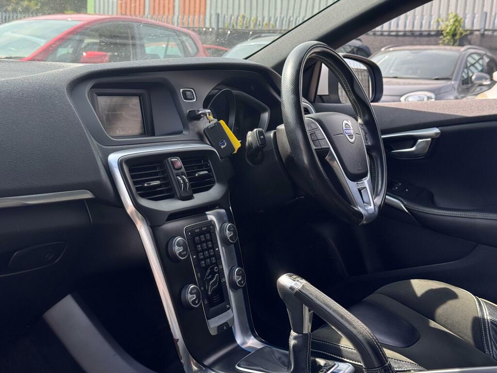 Volvo V40 2.0 T2 R-design Fsh 1 Yr Mot Ulez Free 1 Pre Owner Red #16