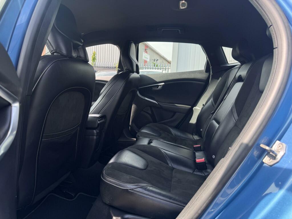 Volvo V40 2.0 T2 R-design Fsh 1 Yr Mot Ulez Free 1 Pre Owner Red #17