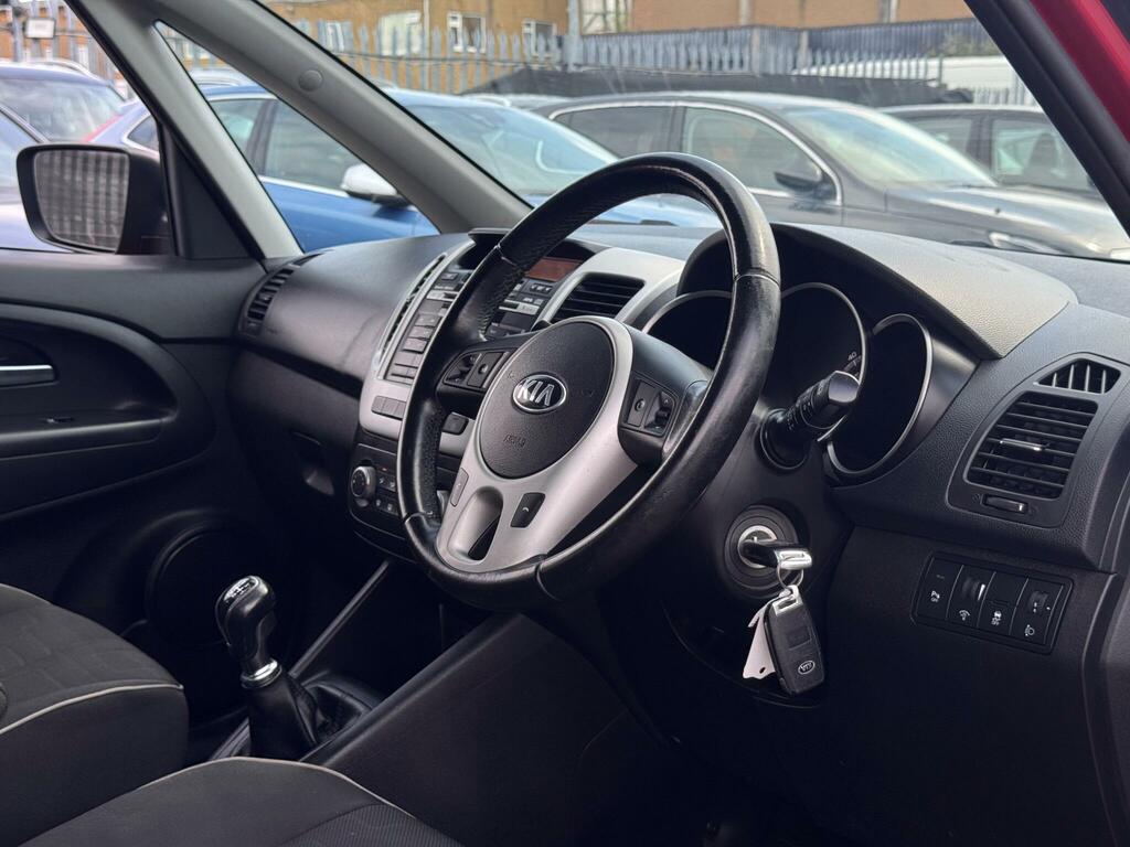Kia Venga 1.4 Crdi 2 Euro 5 Red #3