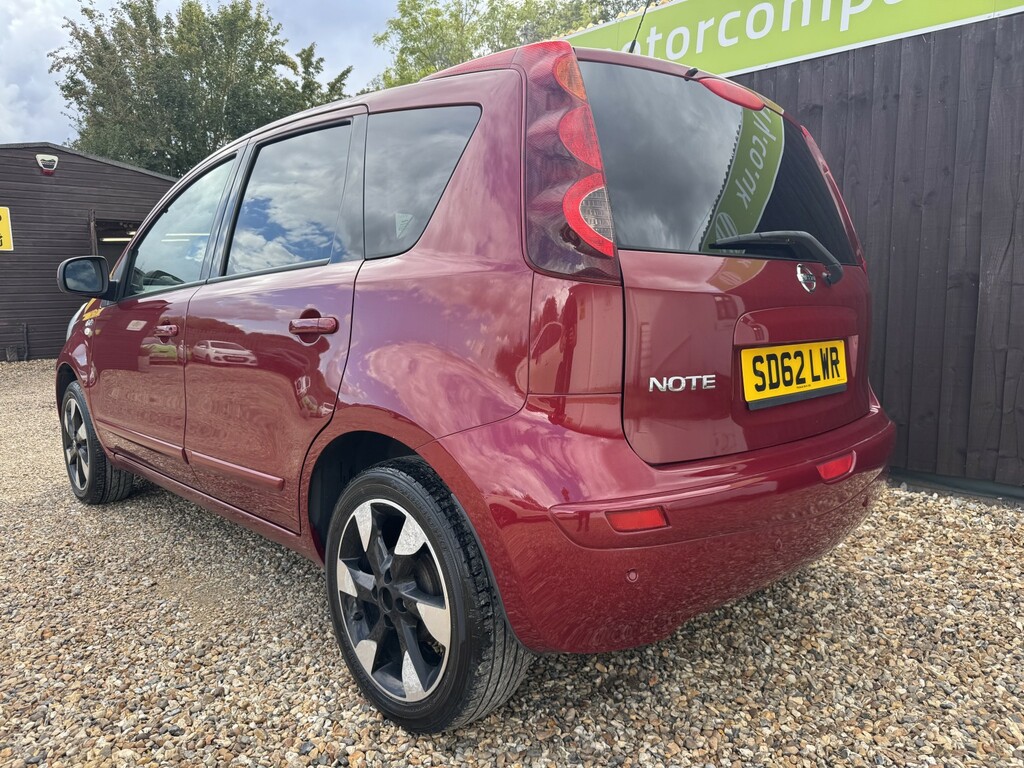 Nissan Note Hatchback 1.4 16V N-tec 2012 Red #4